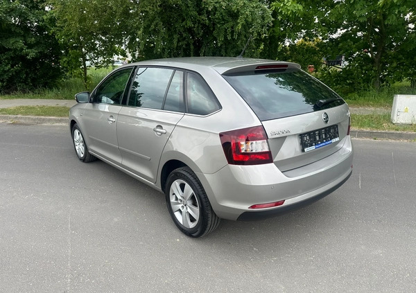Skoda RAPID cena 39900 przebieg: 90000, rok produkcji 2018 z Brzesko małe 56